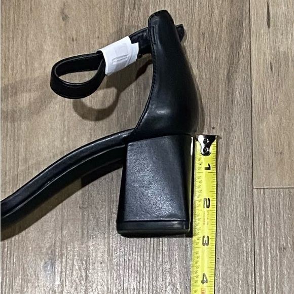 Abound-Finn Ankle Strap Sandal-Women's Size: 7-
Color: Black PU-NEW!! - Picture 15 of 15